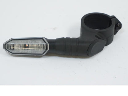 Baksidan på Blinkers från en Honda CB 650 R -2019 motorcykel.