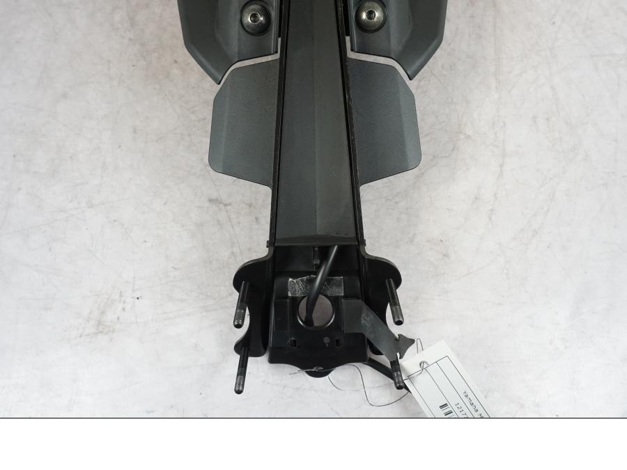 Extrabild3 på Skylthållare från en Yamaha MT-09 -2021 motorcykel.