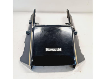 Framsidan på Bakvinge från en Kawasaki GPZ 900 -1989 motorcykel.