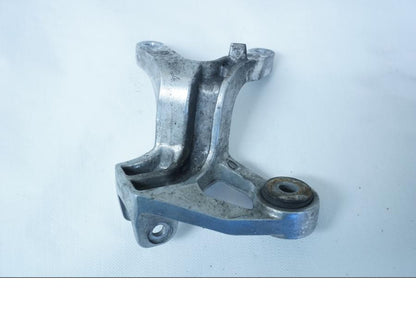 Baksidan på Fotpinnefäste från en Yamaha YZF 1000 R -1997 motorcykel.