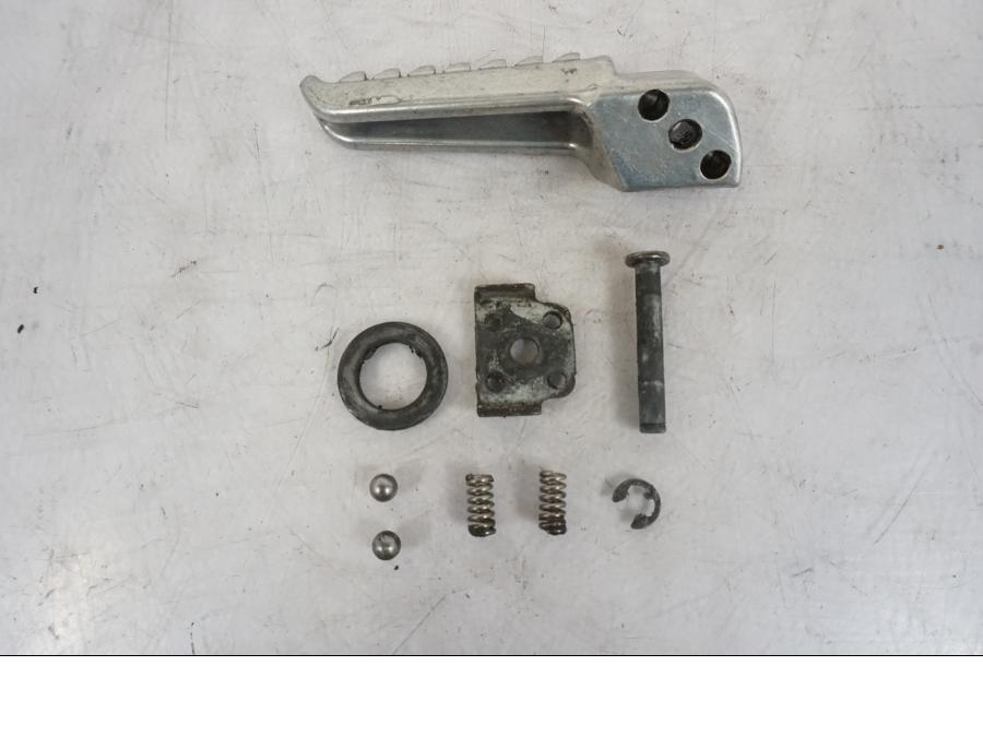 Framsidan på Fotpinne från en Kawasaki ER-6N -2008 motorcykel.