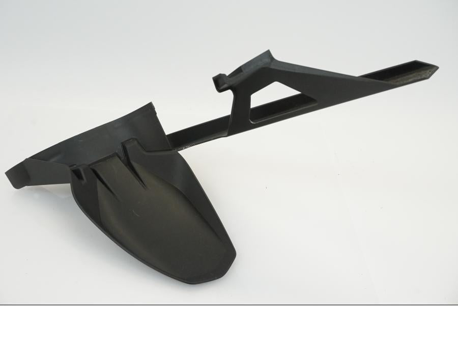 Extrabild1 på Kedjeskydd från en KTM 1290 Super Duke -2020 motorcykel.