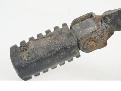 Snett nerifrån på Fotpinne från en Yamaha XT 600 -1990 motorcykel.