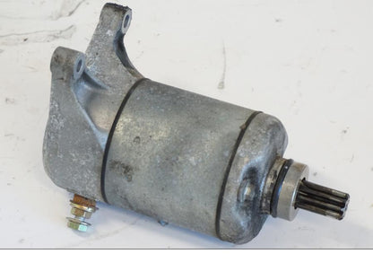 Höger sida på Startmotor från en Yamaha YZF 1000 R -1997 motorcykel.