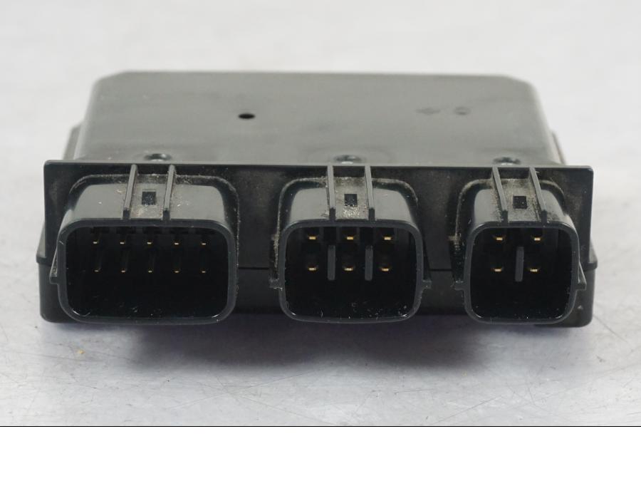 Baksidan på Reläbox från en Kawasaki Z 900 -2019 motorcykel.