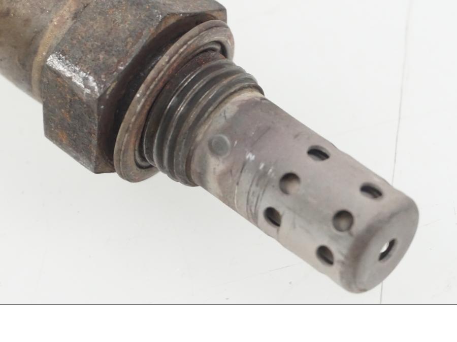 Snett uppifrån på Lambdasond från en Suzuki GSX-R 1000 -2007 motorcykel.