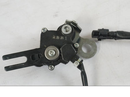 Vänster sida på Sidostödsbrytare från en Kawasaki Z 900 -2021 motorcykel.