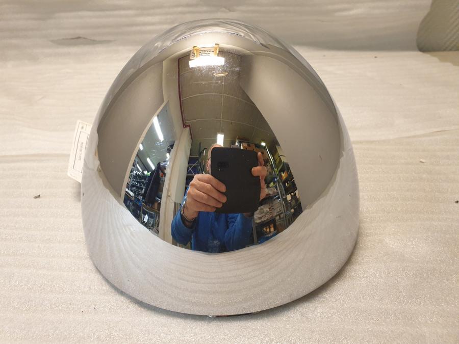 Vänster sida på Strålkastarhus från en Suzuki VL 1500 -2006 motorcykel.