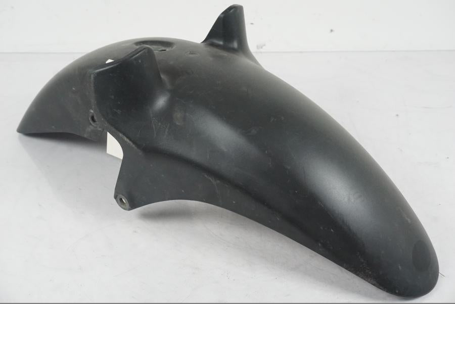 Framsidan på <p>Framskärm fram från Honda XL 700 VA 2008.</p>

<p>Repor finns se bilder.</p> motorcykel.