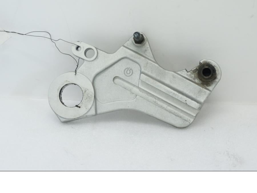 Framsidan på Bromsoksfäste från en KTM 1290 Super Adventure R -2021 motorcykel.