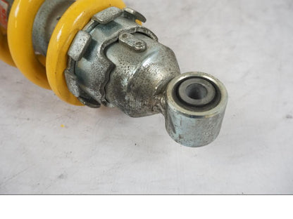 Snett uppifrån på Stötdämpare från en Honda VTR 1000 F -1997 motorcykel.