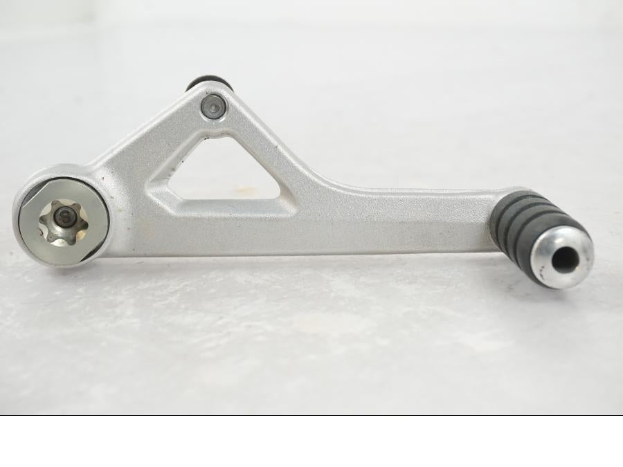 Baksidan på Växelpedal från en BMW R 1250 GS -2021 motorcykel.