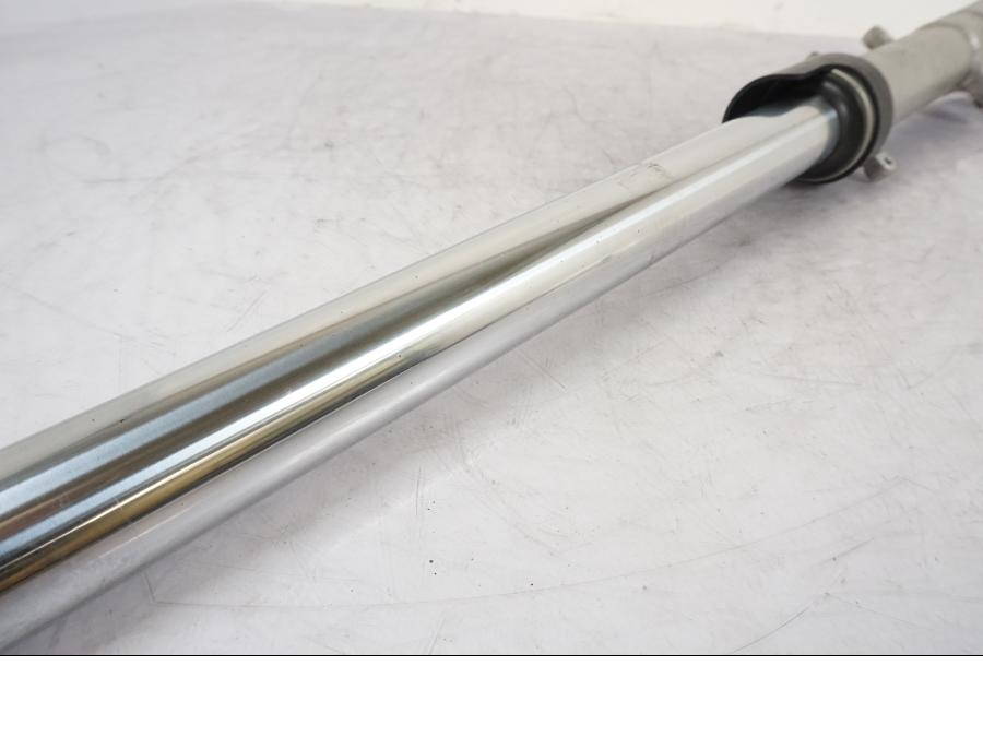 Snett uppifrån på Gaffelben från en Honda VTR 1000 F -1997 motorcykel.