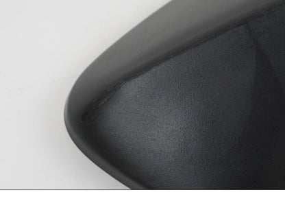 Snett nerifrån på Backspegel från en Honda CB 650 R -2021 motorcykel.