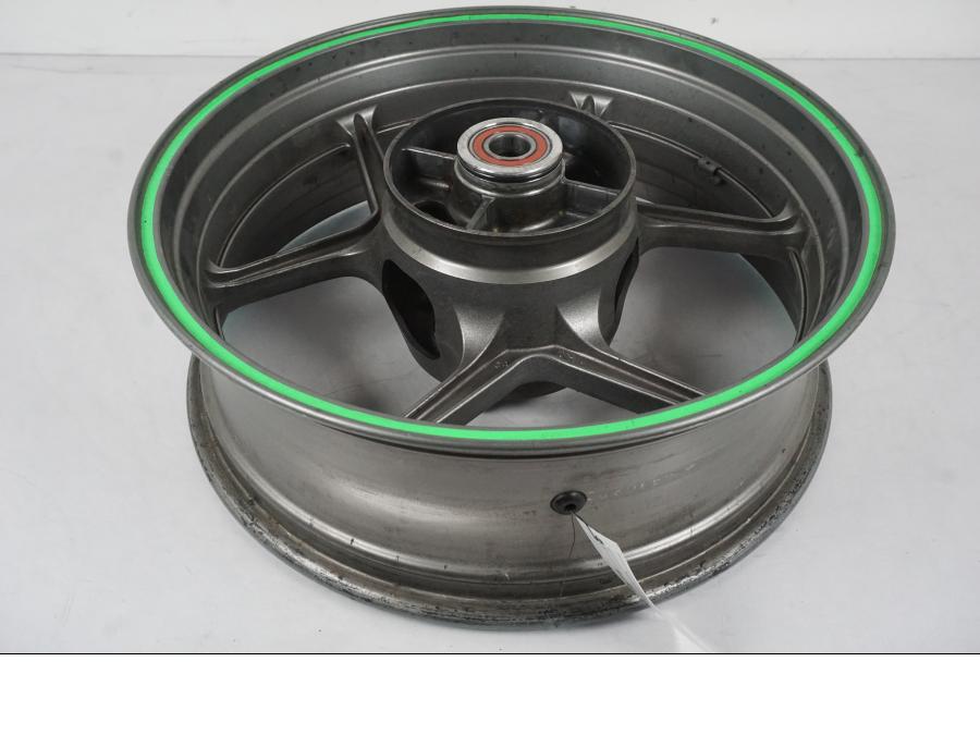 Extrabild1 på Fälg från en Kawasaki ZX-6R -2005 motorcykel.