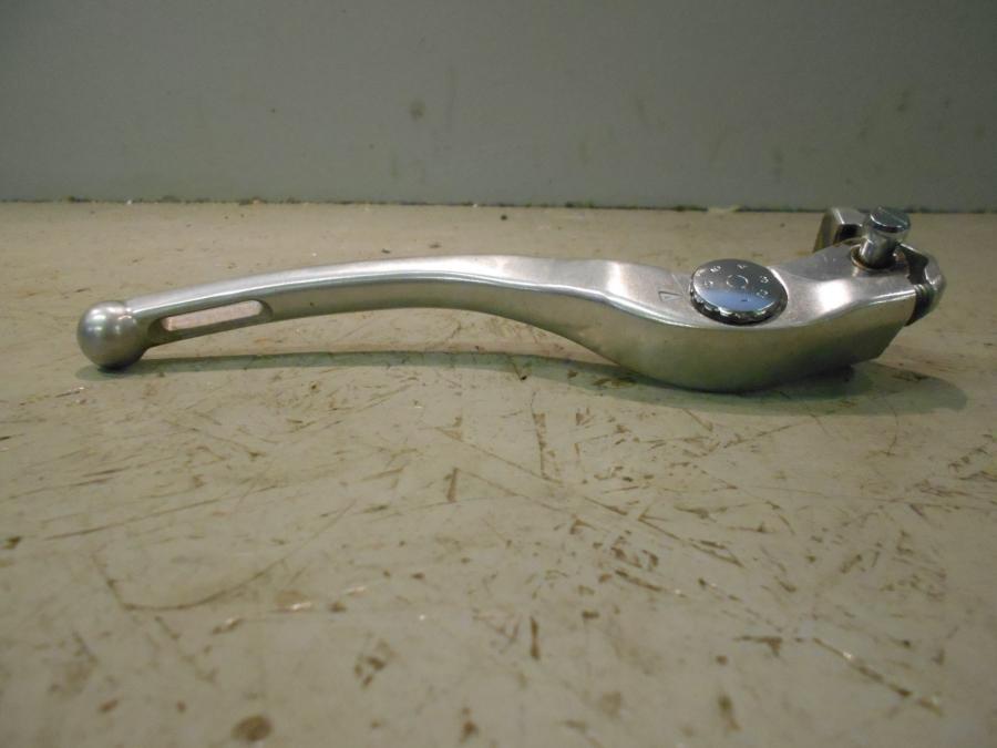 Framsidan på Bromsgrepp från en BMW S 1000 R -2017 motorcykel.