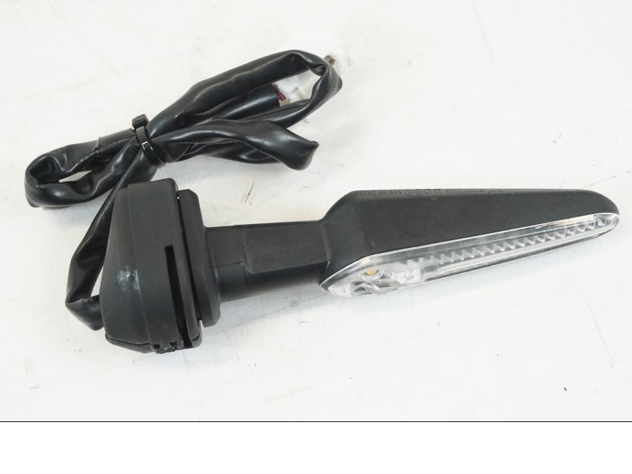 Baksidan på Blinkers LED från en Yamaha MT-09 -2021 motorcykel.