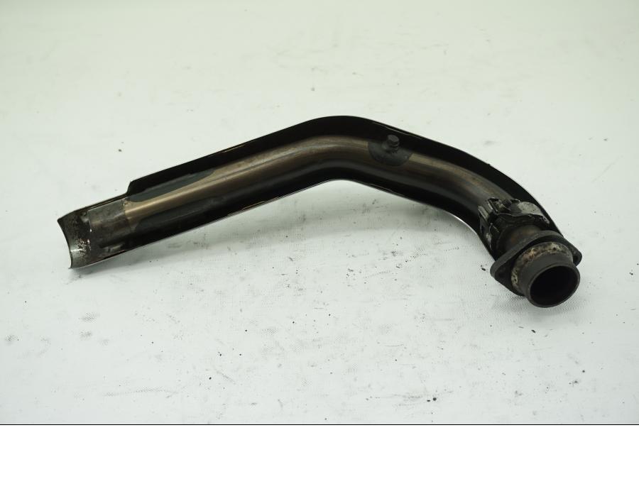 Baksidan på Grenrör från en Yamaha XVS 1100 -2000 motorcykel.