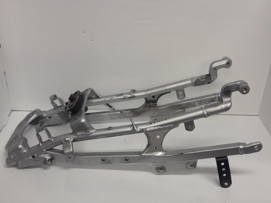 Framsidan på Bakram från en Suzuki SV 1000 -2004 motorcykel.