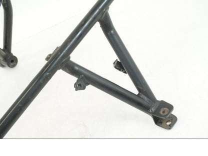 Vänster sida på Bakram från en BMW F 650 CS -2003 motorcykel.