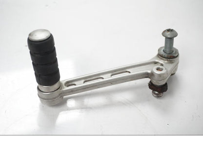 Baksidan på Växelpedal från en BMW F 650 CS -2002 motorcykel.