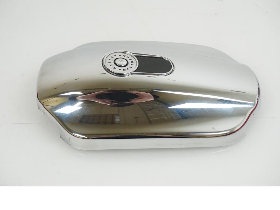 Höger sida på Bensintankkonsoll från en H-D Softail Breakout FXSB -2016 motorcykel.