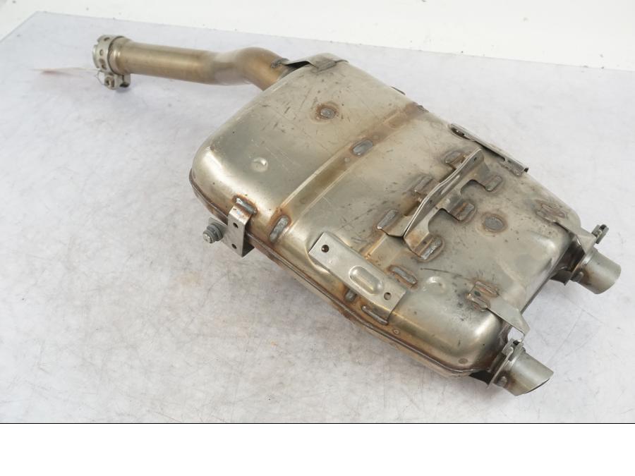 Baksidan på Ljuddämpare från en Yamaha FZ-6 -2007 motorcykel.