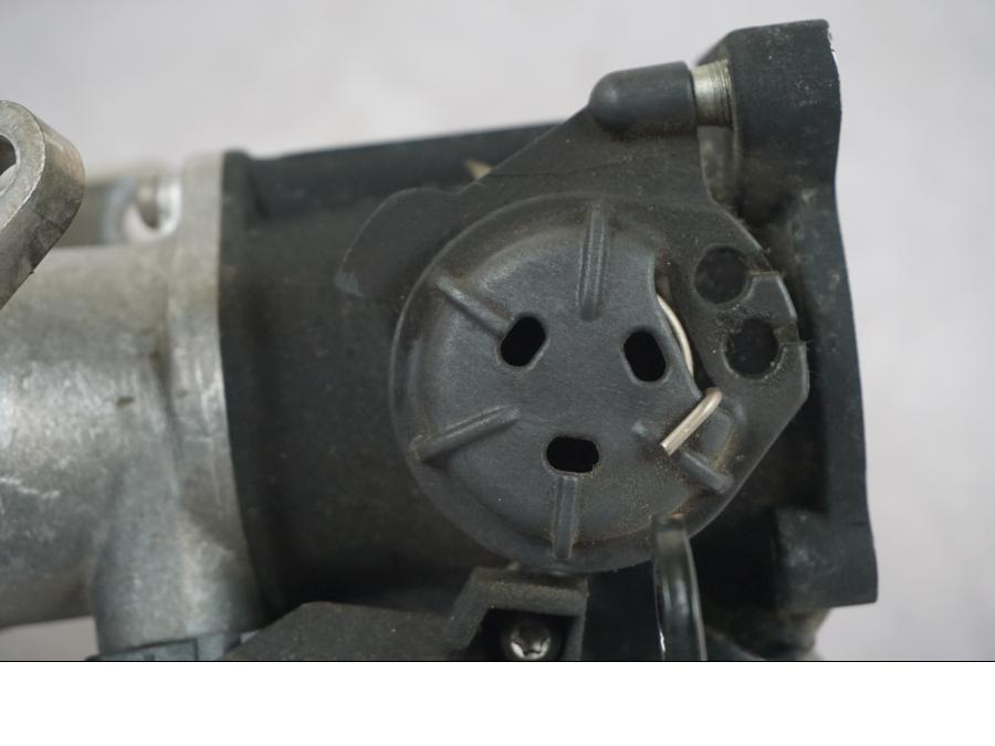 Extrabild2 på Spjällhus från en H-D Sportster 883 XL -2007 motorcykel.