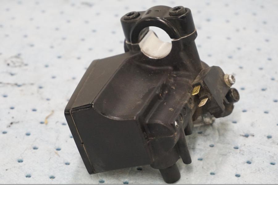 Höger sida på Bromshuvudcylinder från en Yamaha MT-09 Tracer -2019 motorcykel.