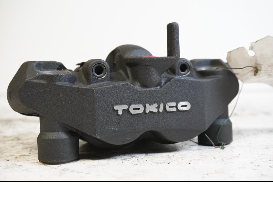 Framsidan på Bromsok från en Suzuki GSX-R 1000 -2008 motorcykel.