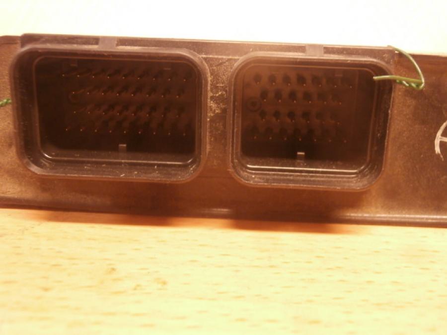 Baksidan på CDI / ECU från en Suzuki GSX-R 600 -2001 motorcykel.