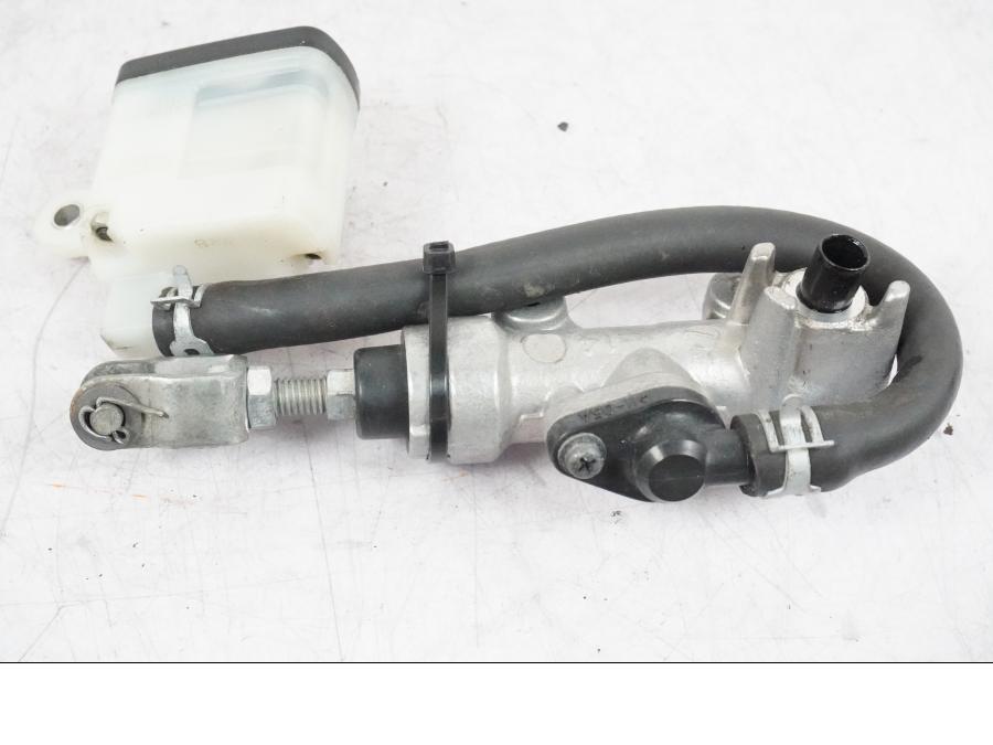 Baksidan på Bromshuvudcylinder från en Suzuki GSX-R 1000 -2008 motorcykel.