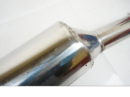 Vänster sida på Ljuddämpare från en Honda CBR 1100 XX -2000 motorcykel.