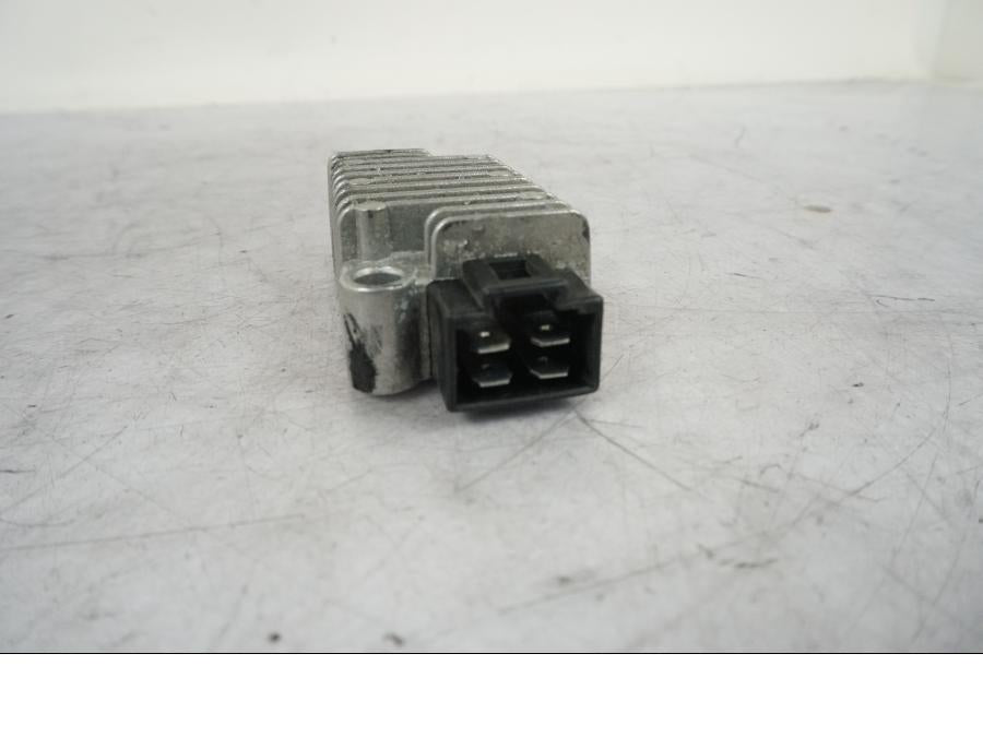 Framsidan på Likriktare från en Yamaha MT 125 -2017 motorcykel.