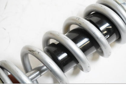 Snett uppifrån på Stötdämpare från en Yamaha FZ-1 N -2006 motorcykel.