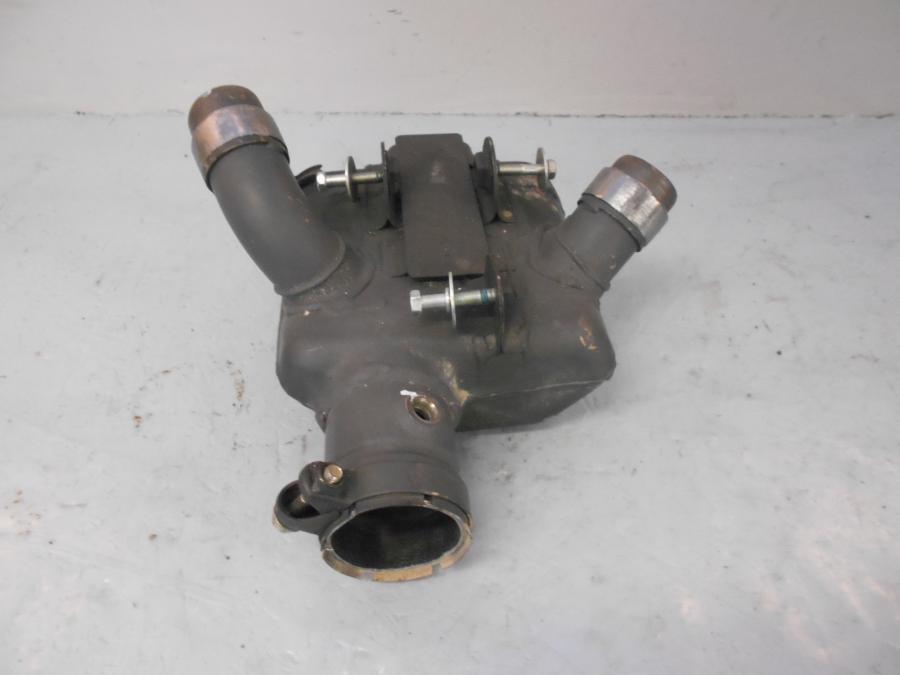 Framsidan på Mellanburk från en Suzuki GSX-R 1000 -2008 motorcykel.