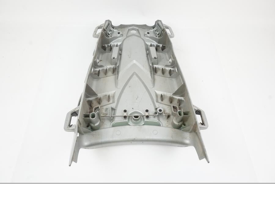 Vänster sida på Pakethållare från en BMW R 1200 GSA -2008 motorcykel.