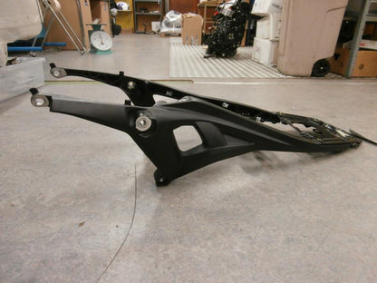 Framsidan på Bakram från en Ducati Monster 696 -2013 motorcykel.