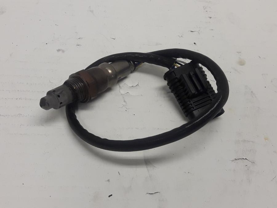 Framsidan på Lambdasond från en BMW R 1250 RS -2020 motorcykel.