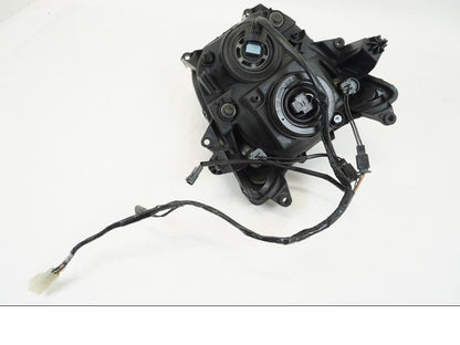 Snett uppifrån på Strålkastare från en Suzuki GSX 1300 R -2017 motorcykel.