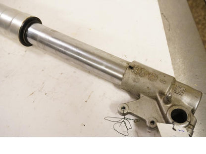 Vänster sida på Gaffelben från en Aprilia Pegaso 650 -1997 motorcykel.