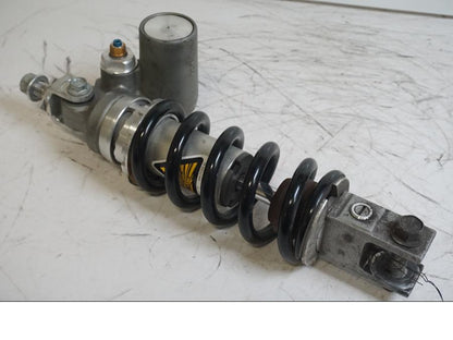 Framsidan på Stötdämpare från en Yamaha YZF R6 -2011 motorcykel.