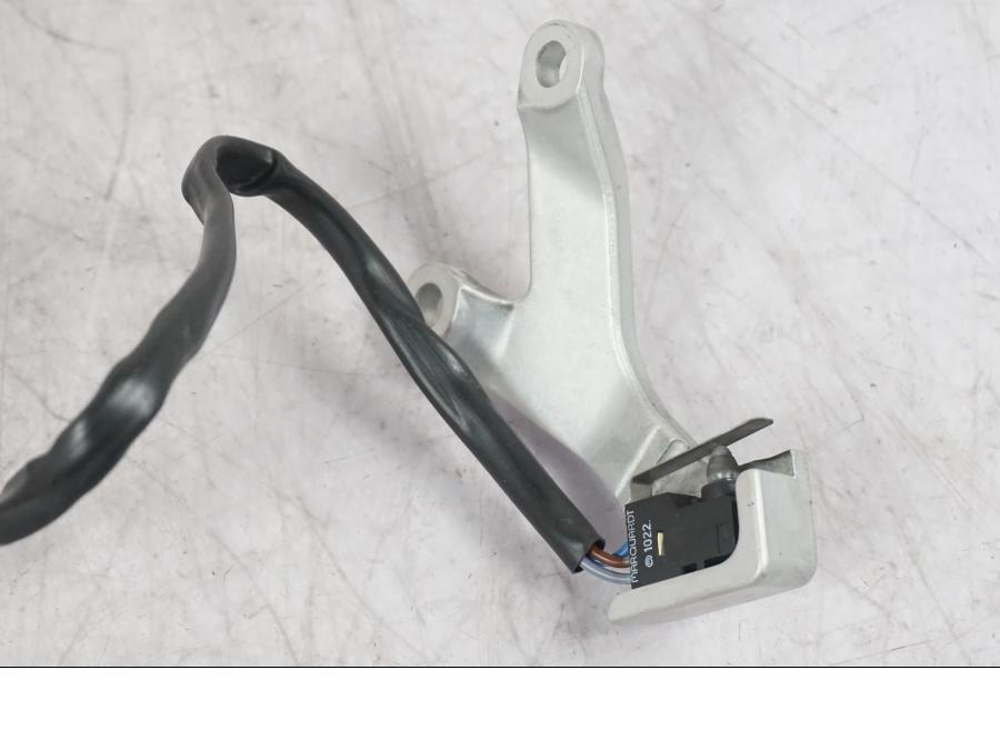 Höger sida på Bromsljuskontakt från en Ducati Multistrada V4 -2024 motorcykel.