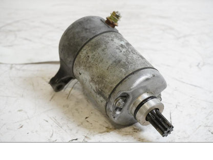 Framsidan på Startmotor från en Yamaha FZR 1000 -1993 motorcykel.