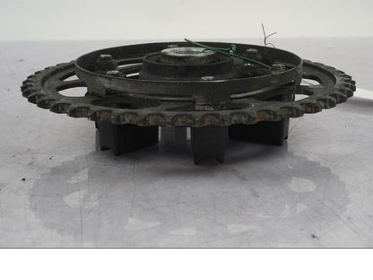 Snett uppifrån på Drevfäste från en Yamaha MT-09 SP -2018 motorcykel.