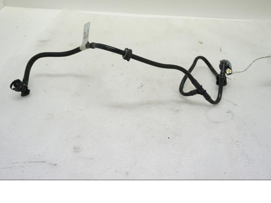 Framsidan på Fuel Rail från en Ducati Monster 1200 -2015 motorcykel.