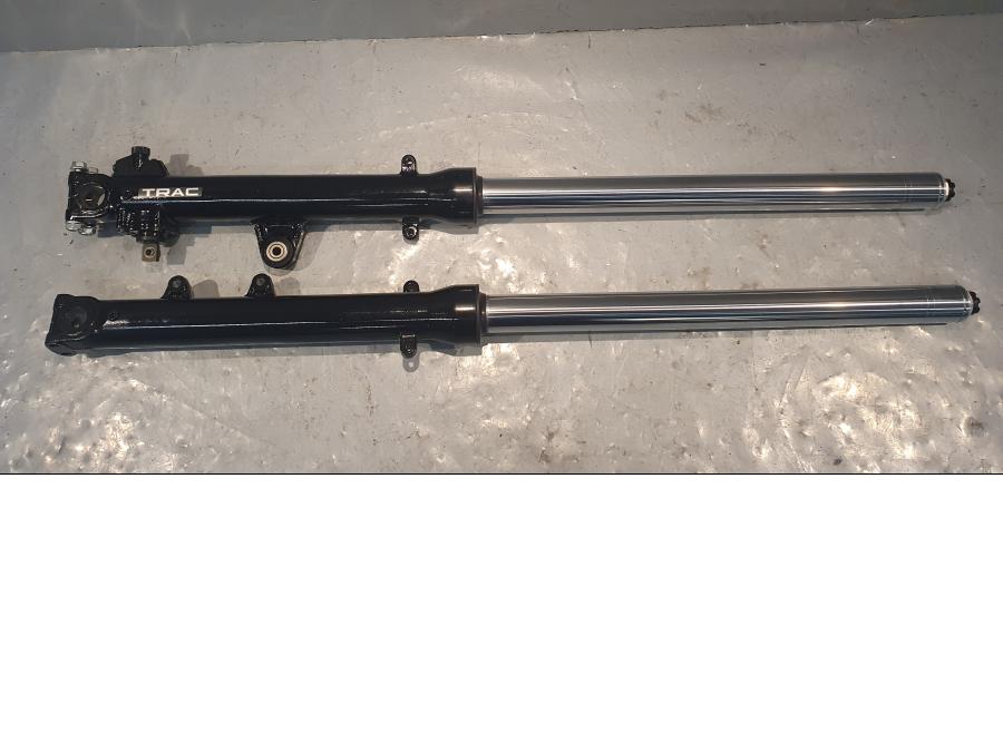 Framsidan på Gaffelben från en Honda VFR 750 -1986 motorcykel.