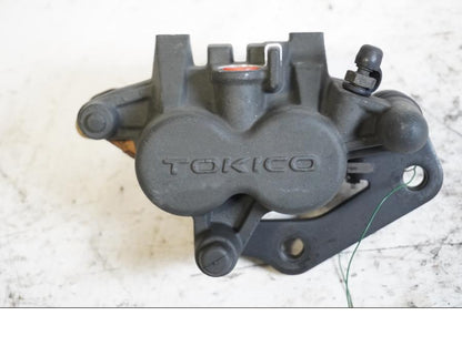 Framsidan på Bromsok från en Kawasaki ER-6N -2006 motorcykel.