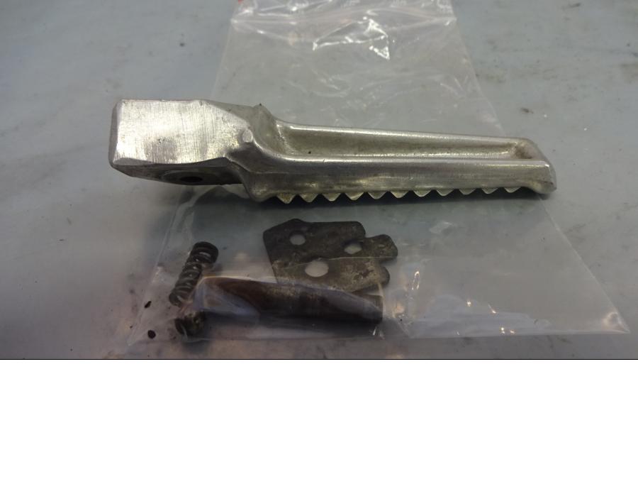 Baksidan på Fotpinne från en Honda VTR 1000 F -1997 motorcykel.