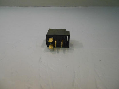 Baksidan på Relä från en Triumph Tiger 800 -2016 motorcykel.